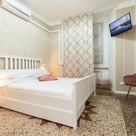 Cattedrale Di San Lorenzo Rooms Janov Exteriér fotografie