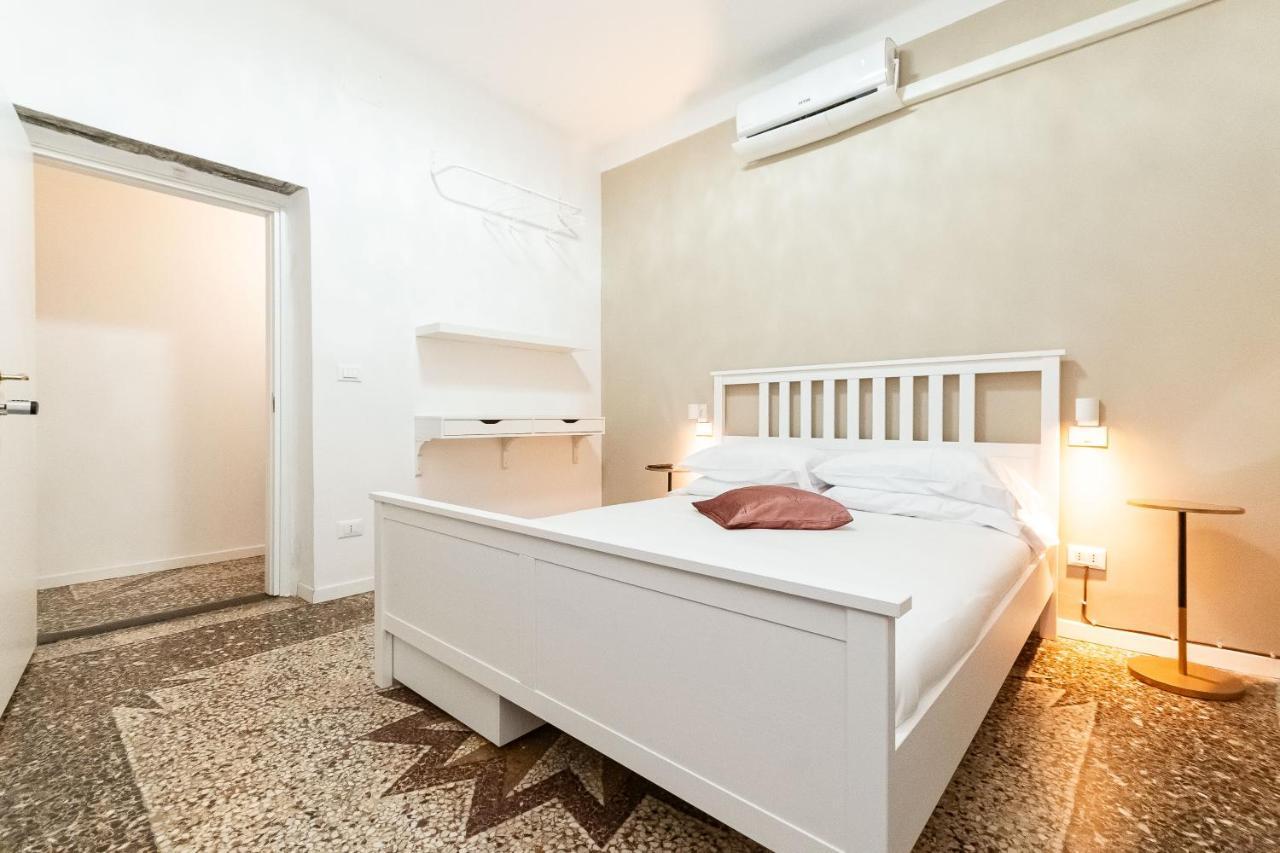 Cattedrale Di San Lorenzo Rooms Janov Exteriér fotografie