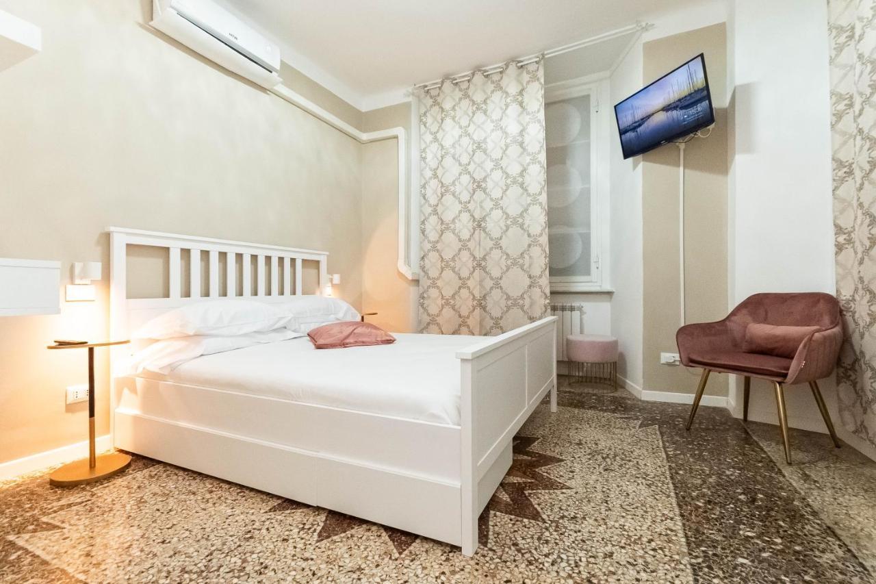 Cattedrale Di San Lorenzo Rooms Janov Exteriér fotografie